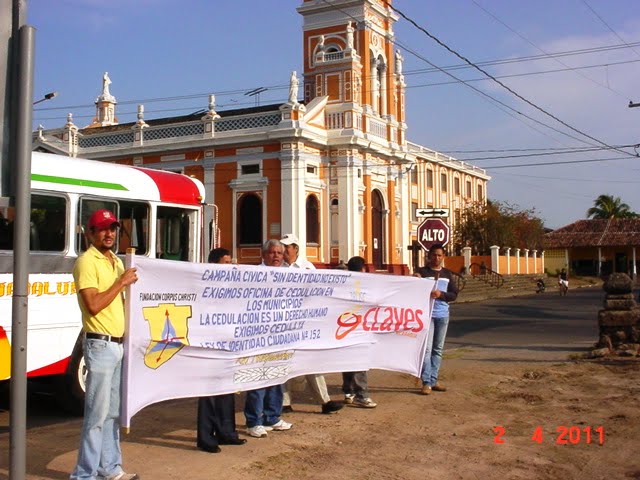 Manta sostenida por lideres Juan Bodan y otros